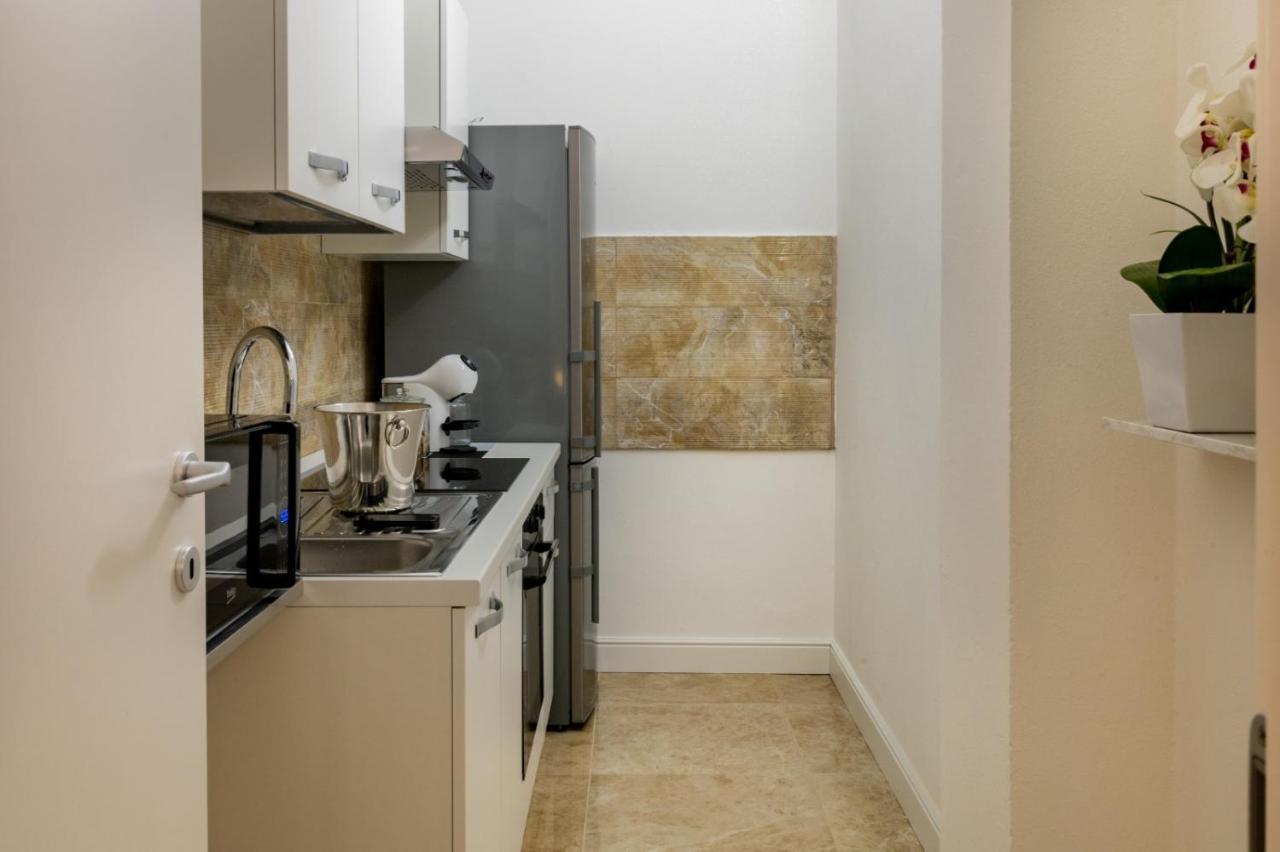 San Babila - Luxury Milanese Apartment エクステリア 写真
