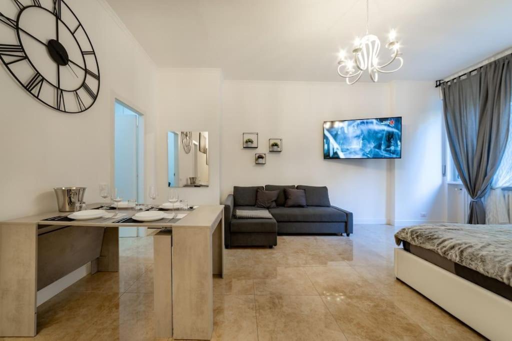 San Babila - Luxury Milanese Apartment エクステリア 写真