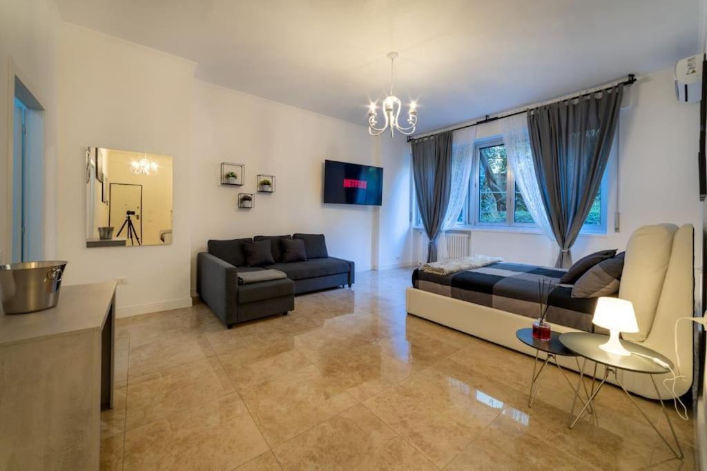 San Babila - Luxury Milanese Apartment エクステリア 写真